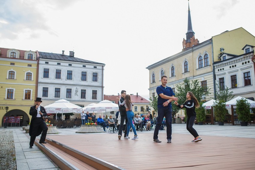 Letnie potańcówki wróciły do Tarnowa [ZDJĘCIA]