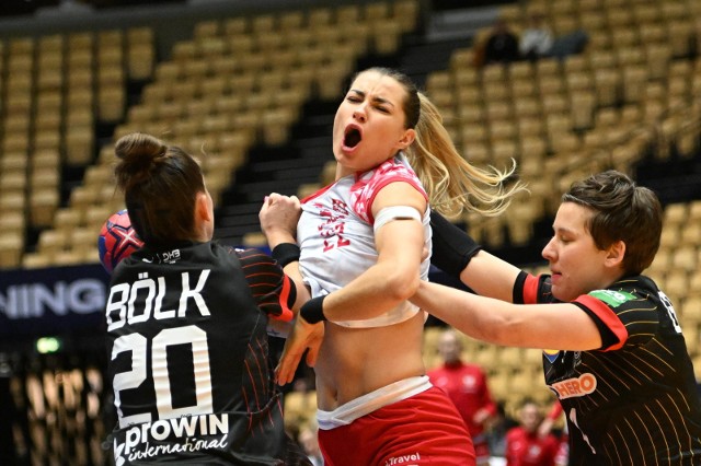 Polki i Niemki grają w grupie III MŚ w piłce ręcznej kobiet