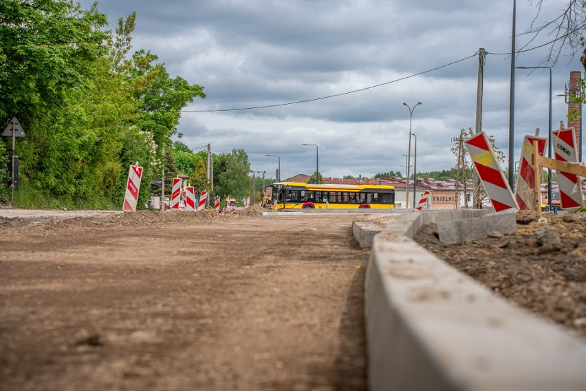 Inwestycja zakłada budowę nowej konstrukcji jezdni z...