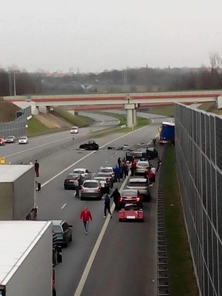 Makabryczny wypadek na autostradzie A1 w Bytomiu. Samochód...