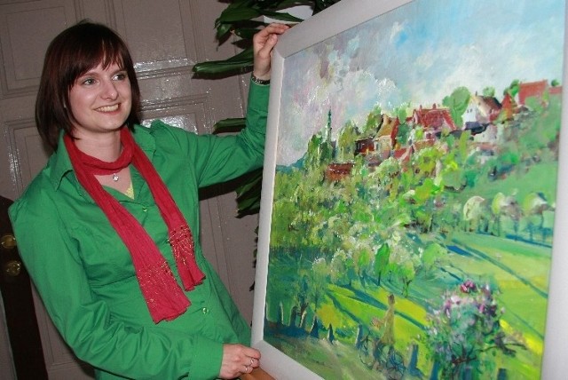 Mieszkanka Pszczewa Małgorzata Marchewka była zachwycona obrazami namalowanymi przez Allę Trofimenkową-Herrman z Łagowa.