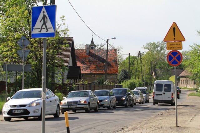 Mieszkańcy Swojczyc, Strachocina i Wojnowa narzekali, że Miłoszycka była pomijana w planach remontów, a to główna droga tranzytowa w kierunku Psiego Pola. O kanalizację starają się od 20 lat