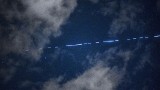 Satelity Starlink nad Polską można obserwować od 13 do 16 maja. Sprawdź, kiedy dokładnie będzie widać kosmiczny pociąg Elona Muska na niebie