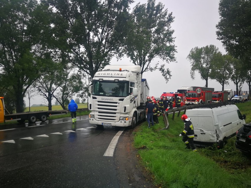 Groźny wypadek na drodze nr 8 Wrocław - Kłodzko (ZDJĘCIA)