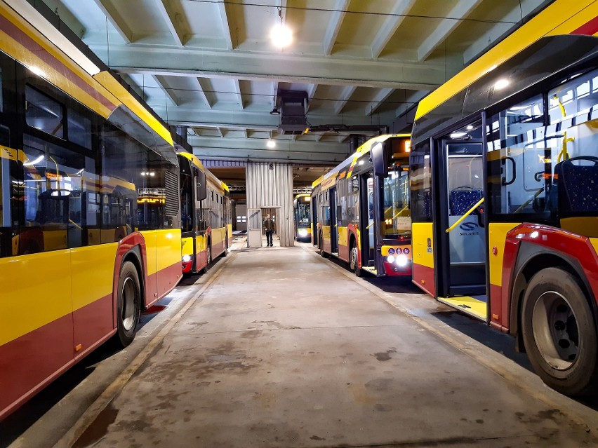Siedem hybrydowych autobusów dotarło na Nowe Sady