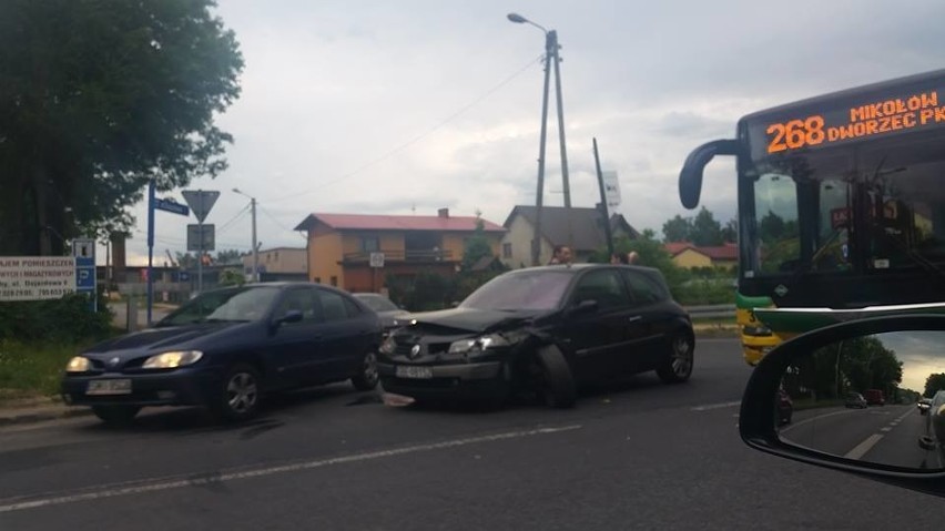 Groźny wypadek autobusu i samochodu osobowego na...