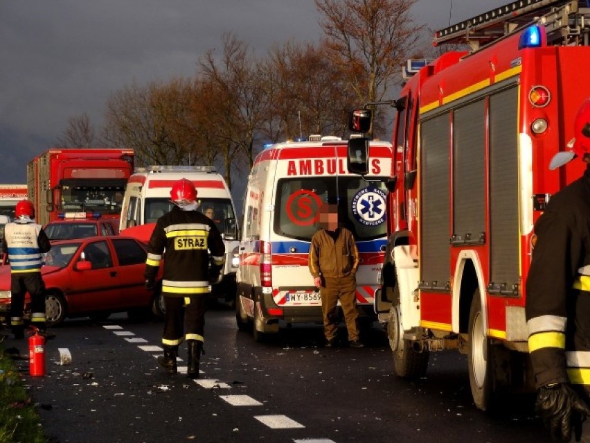 Wypadek w Bobrowicach. Dwie osoby ranne
