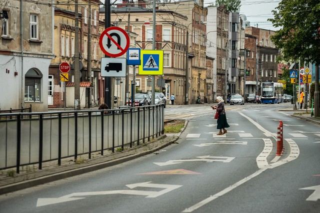Minęło ponad pół roku po konsultacjach społecznych dotyczących przebudowy newralgicznej dla Bydgoszczy ulicy Nakielskiej. I co? No i nic. Wszystko jest w rękach drogowców, którzy twierdzą, że "prace są w toku".