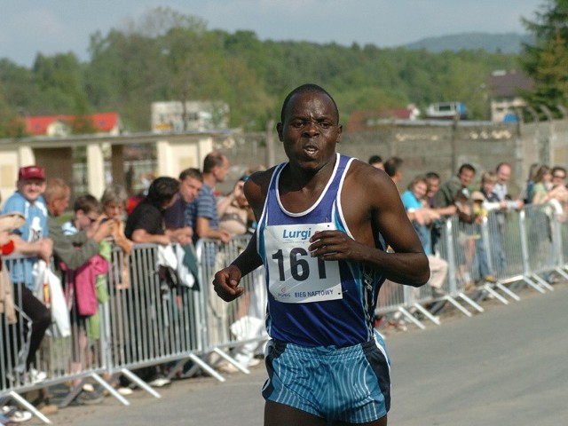 Bieg Naftowy w GorlicachW sobote w Gorlicach biegacze rywalizowali w VII Biegu Naftowym. Zawodnicy mieli do pokonania dystans 5, 10 oraz 21 km. Biegali tez najmlodsi