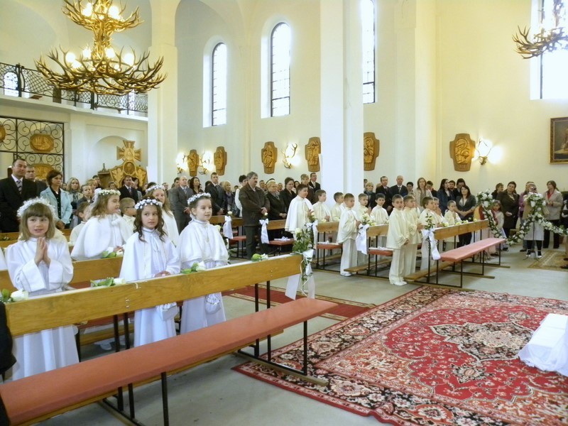 Pierwsza Komunia w parafii Świętych Cyryla i Metodego w Hajnówce