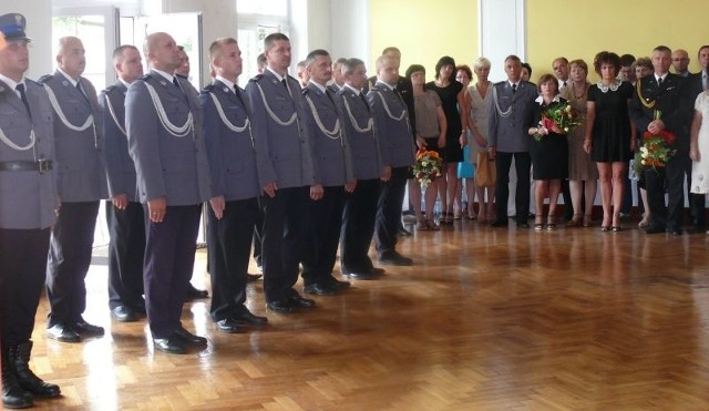 W środę odbyła się uroczystość przekazania stanowiska komendanta powiatowego policji w Jędrzejowie, w której uczestniczyli policjanci oraz zaproszeni goście.