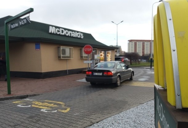 Czy McDonald's jest otwarty w Trzech Króli? Czy McDonald's...