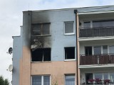 Pożar mieszkania na trzecim piętrze w bloku przy ulicy Dmowskiego w Słupsku [ZDJĘCIA]