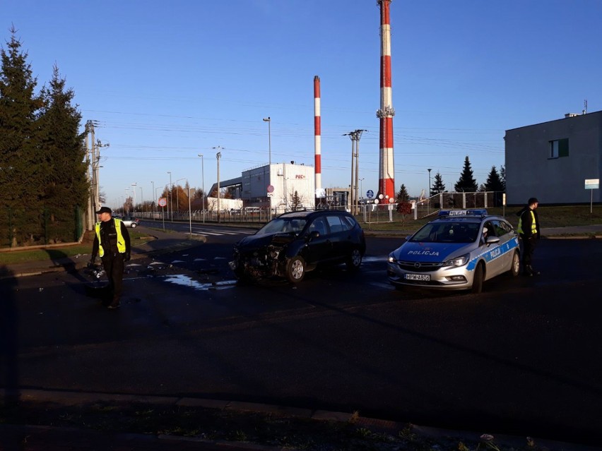 Wypadek w Stargardzie. Auta zderzyły się na skrzyżowaniu [ZDJĘCIA, WIDEO]