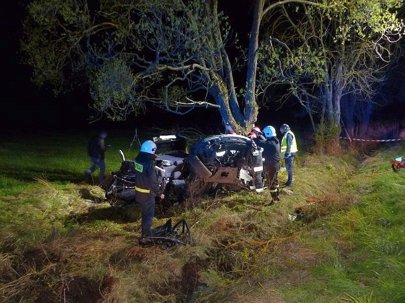 Wypadek BMW w m. Klejniki. 19-letni kierowca zginął na...