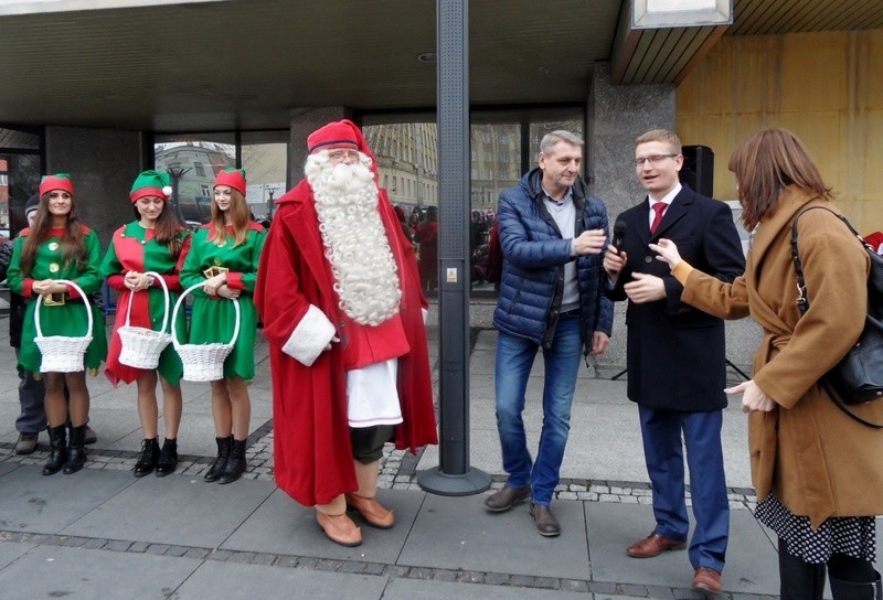 Święty Mikołaj spotkał się z dziećmi z częstochowskich szkół...