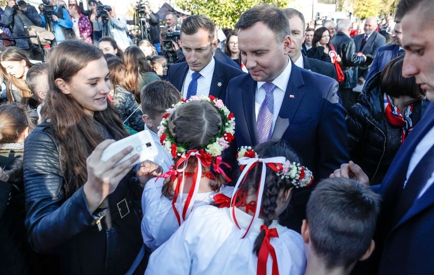 Prezydent Andrzej Duda przyjeżdża dziś do Chorzowa i Sosnowca. Będą utrudnienia w ruchu. Sprawdź program wizyty