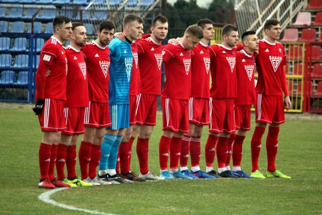 Piłkarze Broni będą zarabiać na razie mniej