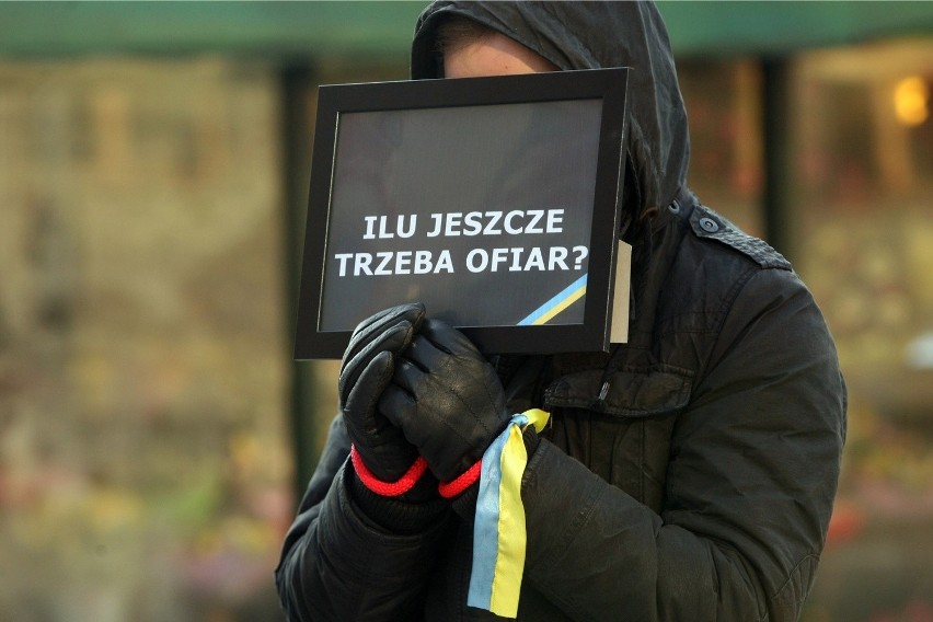 Wielka manifestacja poparcia dla Ukrainy na wrocławskim Rynku (CZYTAJ MANIFEST)