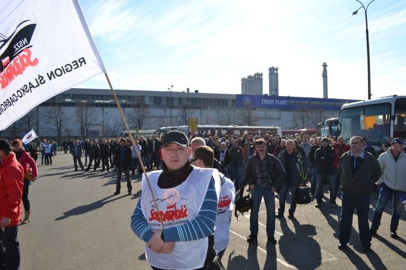 Pikieta Solidarniści przed Fiatem w Tychach