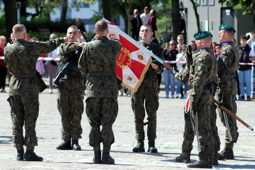 Przysięga żołnierzy Dobrowolnej Zasadniczej Służby Wojskowej...