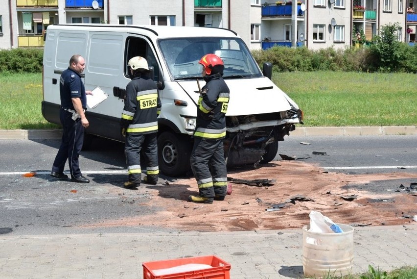 Czołówka na alei Jana Pawła II. Trzy osoby w szpitalu (ZDJĘCIA)