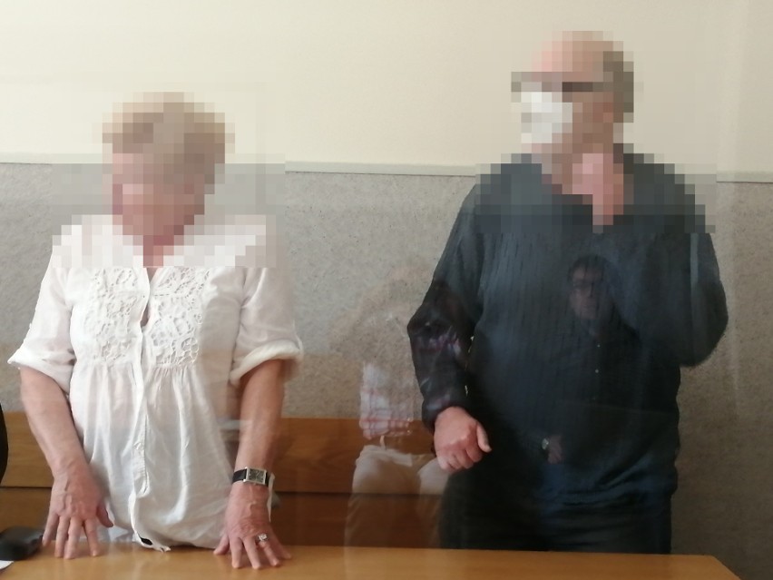 Oskarżeni to 74-letnia Danuta K. i 72-letni Wojciech G....