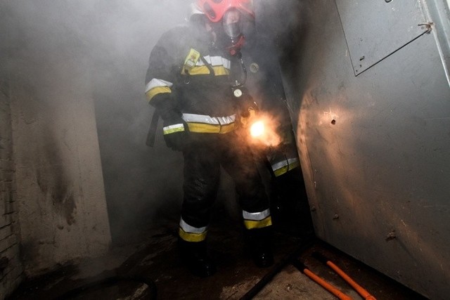 Pożar w piwnicy w Kołobrzegu.