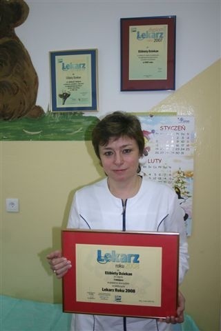Elżbieta Dziekan w tym roku powiesi w swoim gabinecie trzeci dyplom za  zwycięstwo w plebiscycie Echa Dnia.