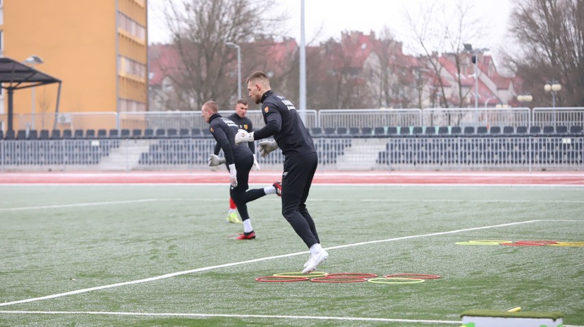 Fortuna 1 Liga. Bramkarz Korony Kielce Konrad Forenc: Cel jest jasny - awans do ekstraklasy. Zobacz zdjęcia i wideo