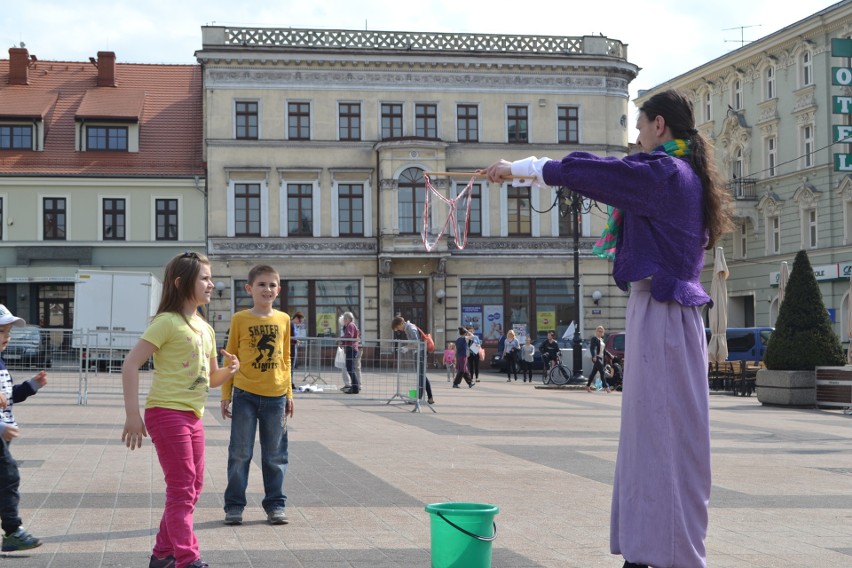 Rynek w Rybniku stał się sceną dla aktorów