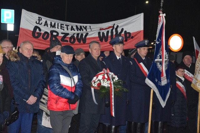 Odsłonięcie tablicy rozpoczęło gorzowskie uroczystości rocznicowe.