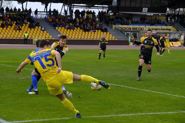 Dawid Kubowicz (z prawej) nie zagra w dwóch najbliższych meczach ligowych Siarki Tarnobrzeg.