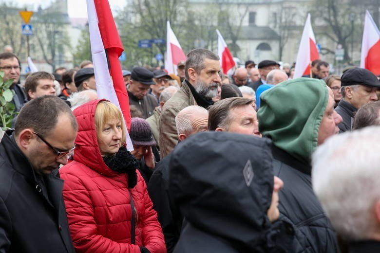 Biało-Czerwony Marsz Pamięci w Krakowie [ZDJĘCIA]