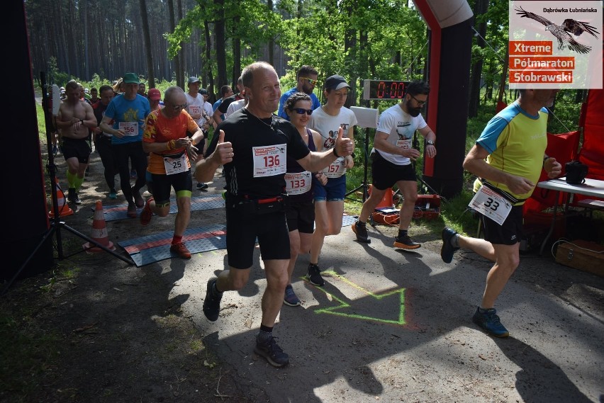 Xtream Półmaraton Stobrawski w Dąbrówce Łubniańskiej. Zobacz, jak biegacze radzili sobie na trasie [DUŻO ZDJĘĆ]