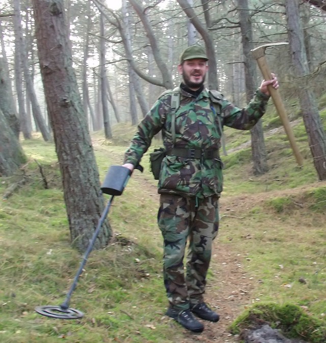 - Przez złą ustawę o ochronie zabytków wiele cennych przedmiotów nigdy nie zostanie odnalezionych i pokazanych - mówi Jarosław Antasik, znawca militariów i pasjonat poszukiwań.