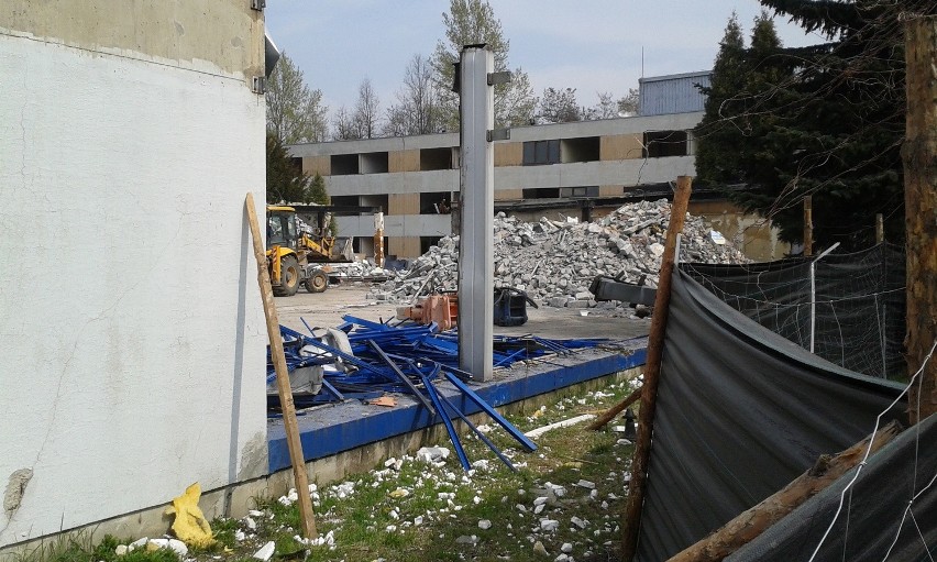 Sosnowiec: trwa wyburzanie dawnego hotelu Aria [ZDJĘCIA]