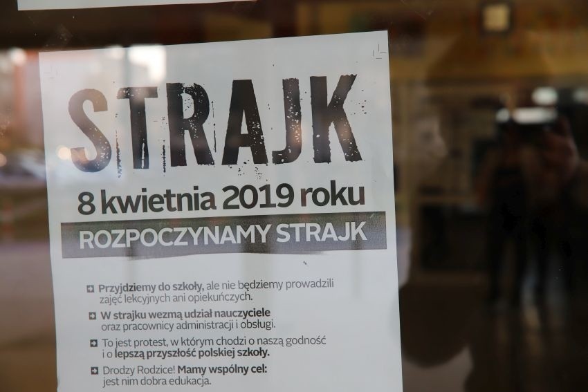 Strajk nauczycieli AKTUALNOŚCI Co z maturami 2019 strajk. Do...