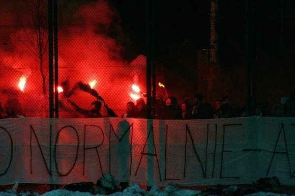 Kibice Arki protestowali także podczas zimowych sparingów