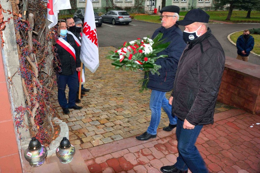 Rozpoczęły się obchody 39. rocznicy stanu wojennego w Starachowicach [ZDJĘCIA]