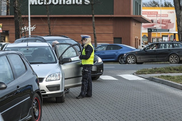 Policjanci nie nadążali z wypisywaniem mandatów