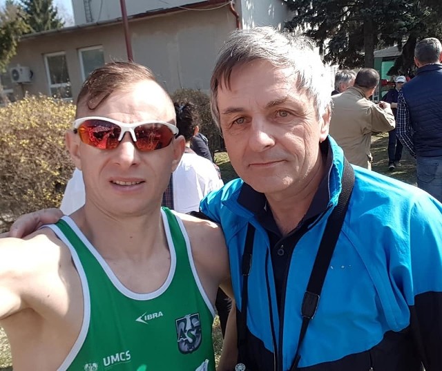 Rafał Fedaczyński (AZS UMCS Lublin) razem ze swoim trenerem