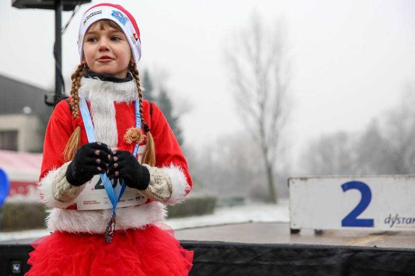 Dzieci pobiegły w Biegu Mikołajów 2017 w Krakowie