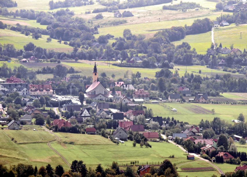 Odkryj Beskid Wyspowy. 53 złote rysie na Miejskiej Górze. W niedzielę szczyt zdobyło ponad 700 turystów