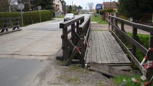 Stary, drewniany most w Piekarach będzie przebudowany w tym roku