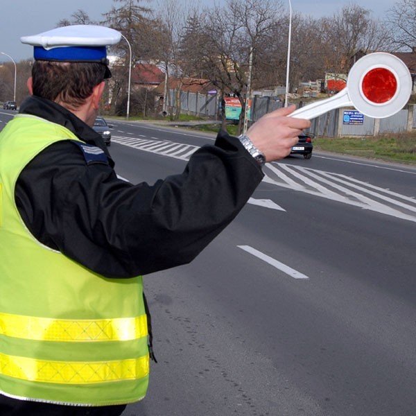 Kierowcy łamiący przepisy winni się liczyć ze zdecydowaną reakcją policjantów.