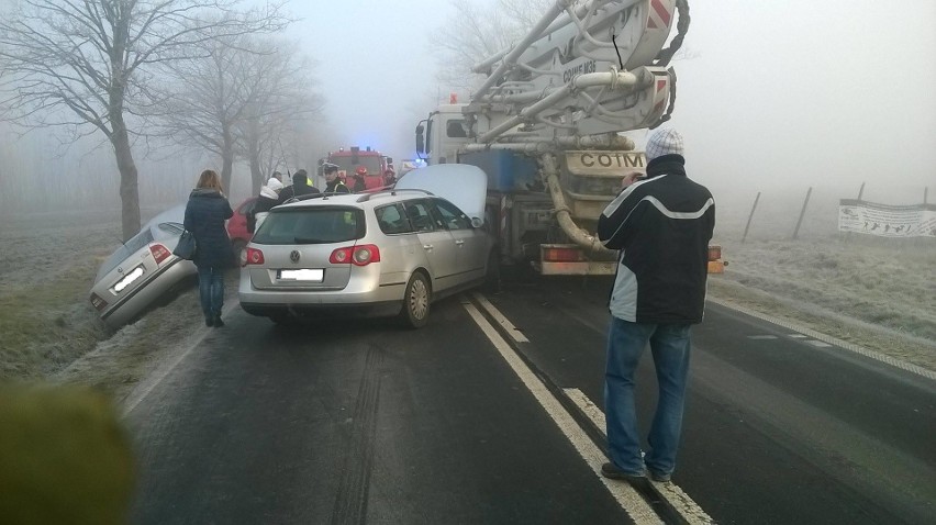 Wypadek w Myszkowie. 4 osoby ranne zderzyło się 7 samochodów