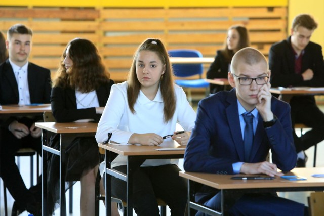 Przed nami pierwszy Ogólnopolski Próbny Egzamin Ósmoklasisty. Sprawdź, kiedy odbędą się próbne egzaminy.