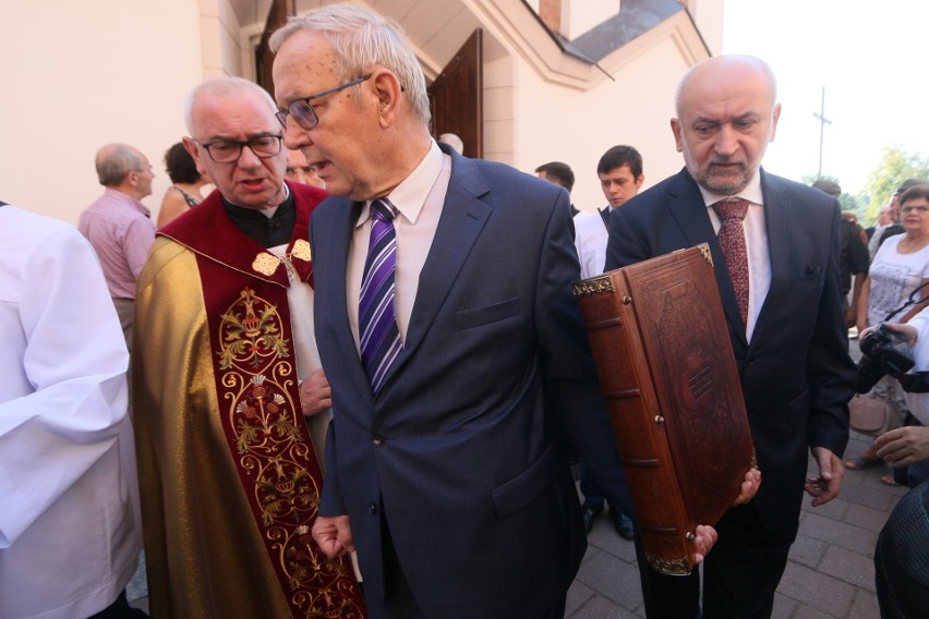 Odpust w Wąwolnicy. Tłumy wiernych zjechały do sanktuarium Matki Bożej Kębelskiej. Zobacz zdjęcia