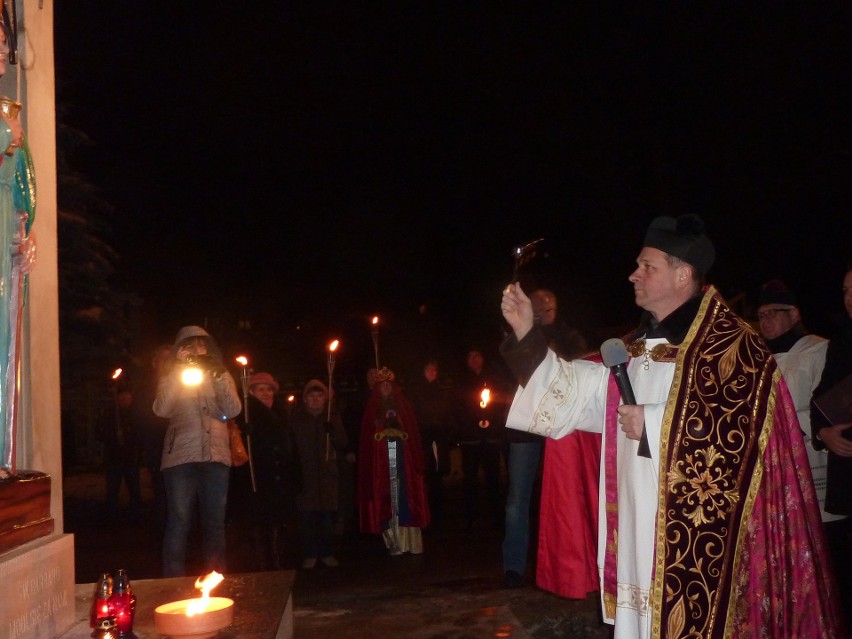 Święto patronki Starachowic. Przy odnowionej figurze i pochodniach [ZDJĘCIA]